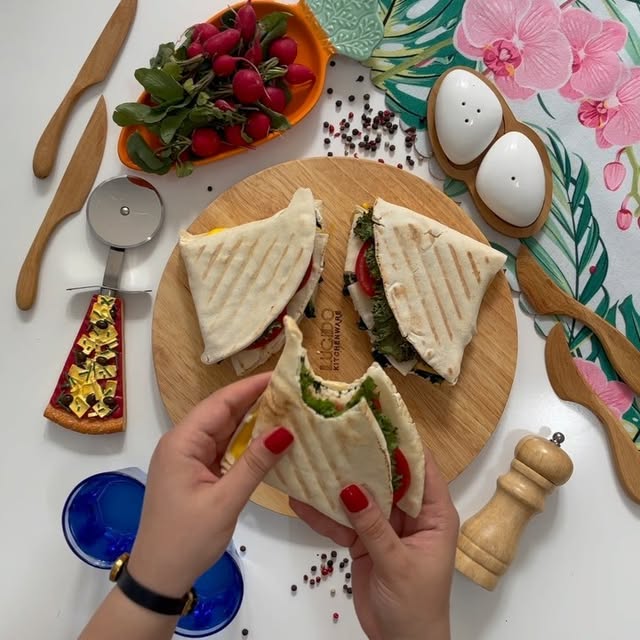 کیا دنبال یه رپ رامک خوشمزه و آسونن؟🤩 خانگی به سبک پرستو جباری خانگی به سبک پرستو جباری